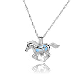 Colar com Pingente de Cavalo Brilhante com Motivo de Cavalo a Galope