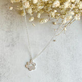 Colar Elegante de Patinha Prateada Feito de Aço Inoxidável