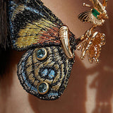 Brincos com Asas de Borboleta Bordadas