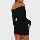 Carolina - Vestido Intemporal com Ombros à Mostra